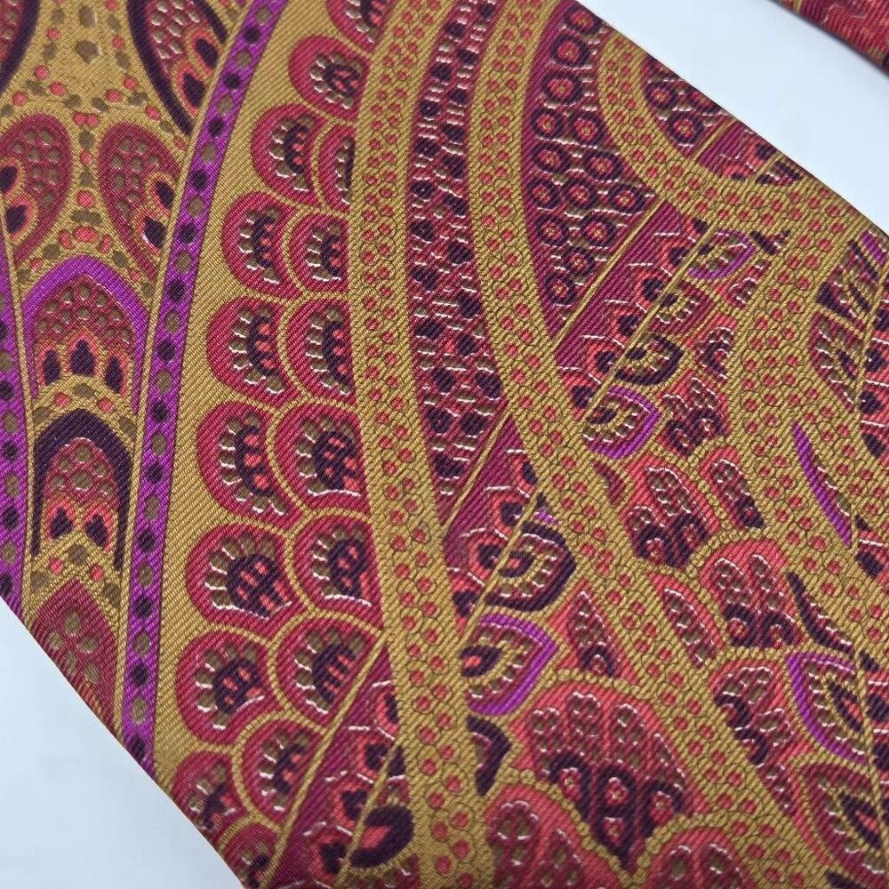 PERRY ELLIS HAND MADE SILK TIE RED GOLD BROWN PAISLEY VINTAGE 4" X 59" - Picture 2 of 4
